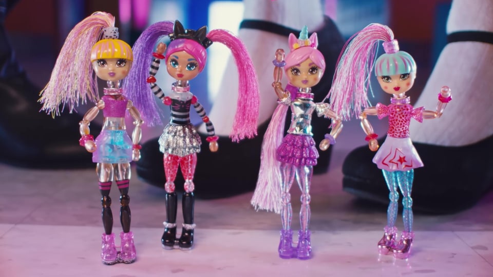 Twisty Girlz Jet B: La Bambola Che Si Trasforma In Bracciale, Con Un Cucciolo Misterioso!