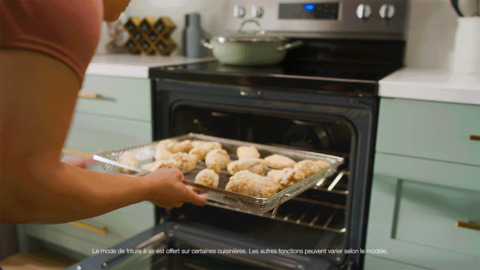 Cuisinière électrique 5 en 1 avec four à friture à l'air - 5.3 pi cu  YWFE550S0LZ - Meubles JPG