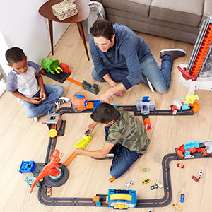  Hot Wheels T-Rex Rampage Track Set, Works City Sets, Toys for  Boys Ages 5 to 10 : Toys & Games