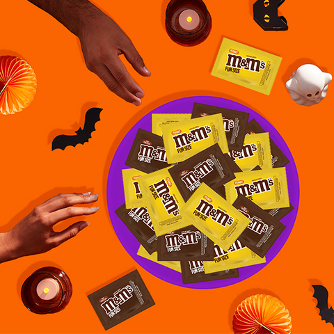 M&M'S Peanut Fun Size Bulk Halloween Candy Bag (60 ct., 36.74 oz.) - Sam's  Club