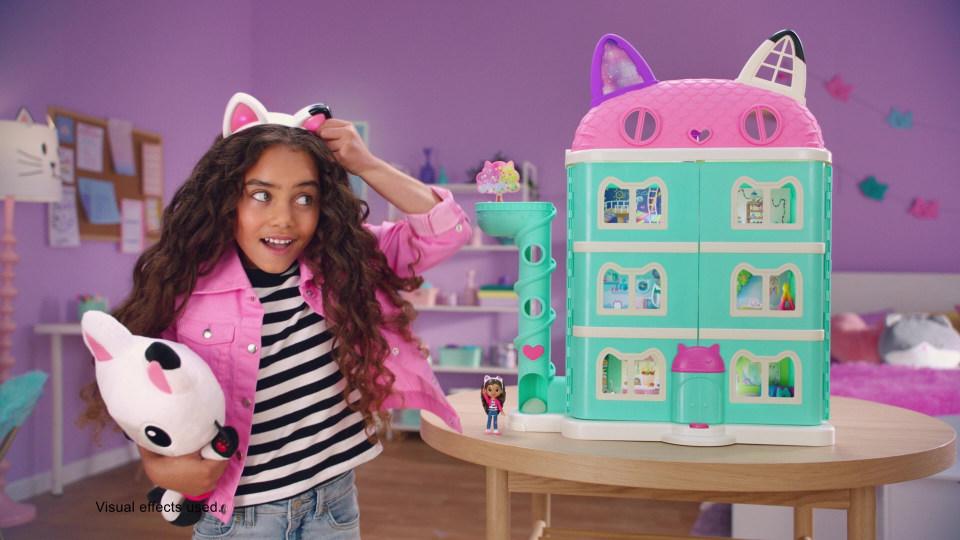 Netflix Gabby’s Purrfect Dollhouse With 15 Pcs Toy Figures NEW! 