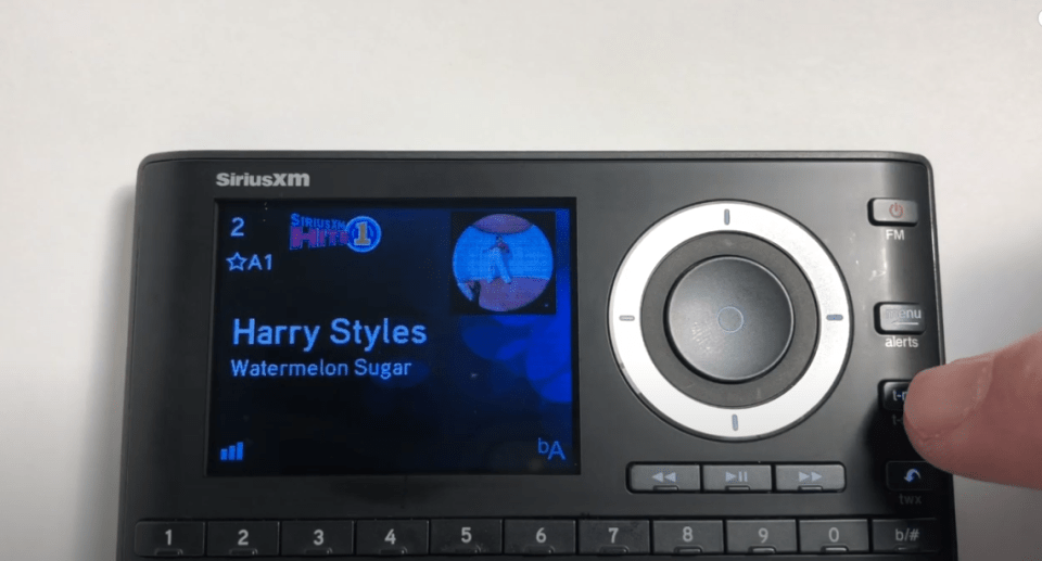 thumbnail video image 2 of SiriusXM SXPL1V1 Onyx Plus Satellite Radio with Vehicle Kit, 2 of 10