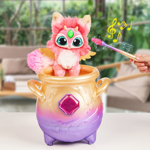 Magic Mixies 14651 Magical Misting Cauldron with 8-Inch Pink Plush Toy