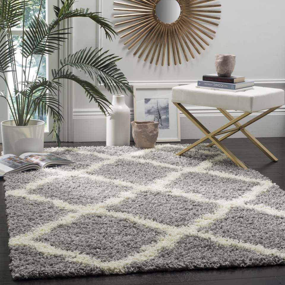 Safavieh Belize Denby Shag 2 x 11 Gray/Taupe Indoor Trellis Moroccan Runner Safavieh Belize Denby Shag 2 x 11 Gray/Taupe Indoor Trellis Moroccan Runner