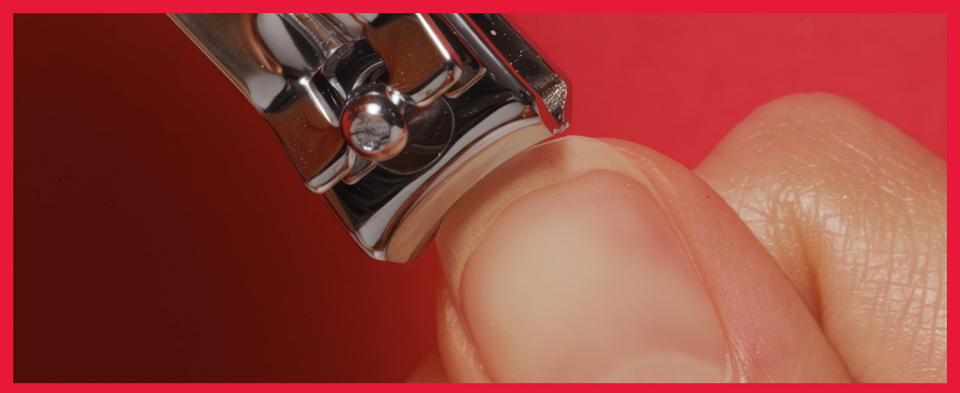 thumbnail video image 2 of Revlon Compact Nail Clip, 2 of 6