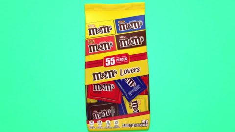 M&M's Chocolate Candy Fun Size Bulk Variety Pack With Milk Chocolate &  Peanut, 115 ct.