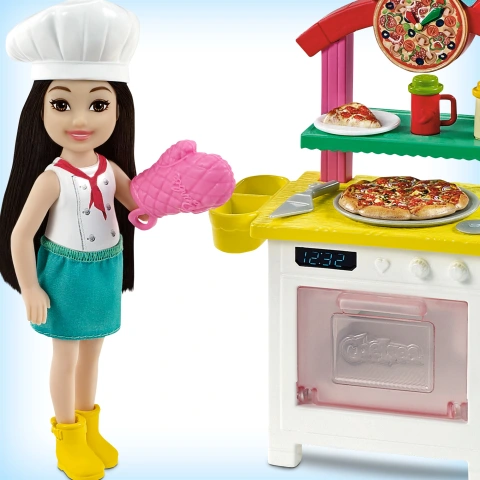 Barbie Chelsea Can Be Pizza Chef Playset with Chelsea Doll 6 in 15.24 cm Pizza Oven 2 Spice Shakers Pizza Pan More Toys R Us Canada