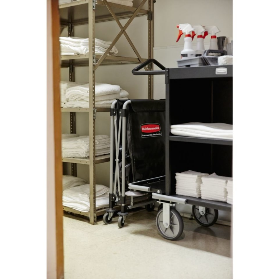 Beefy Rubbermaid Cart – MP&E Cameras and Lighting