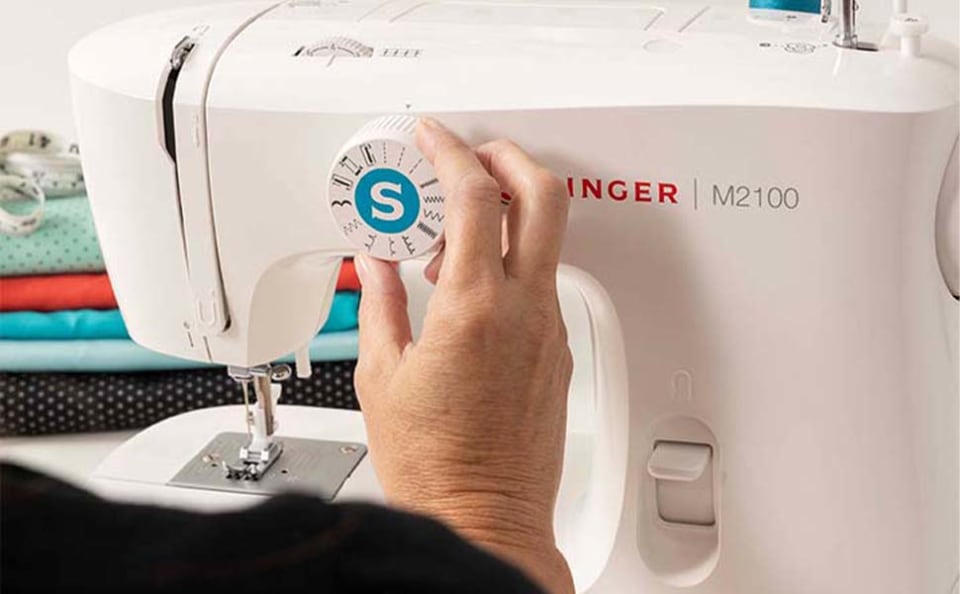 SINGER M2100 Sewing Machine with Accessory Kit & Carrying Case - For  Beginners