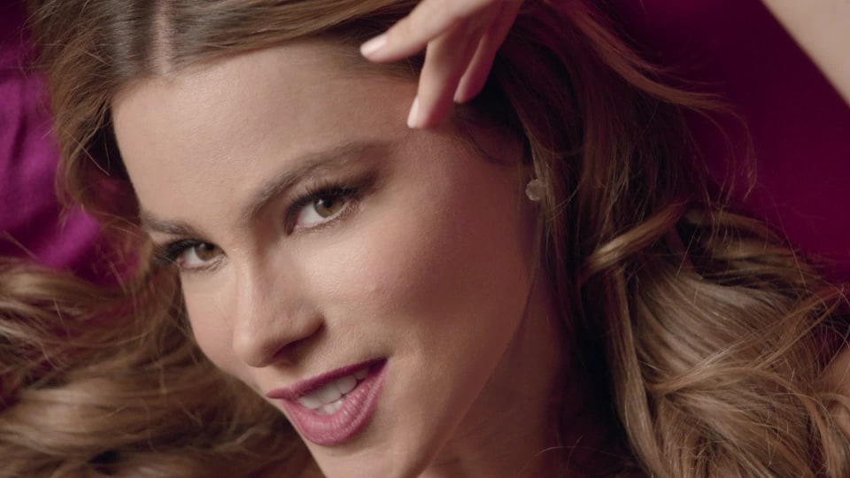 thumbnail video image 2 of CoverGirl UltraSmooth Foundation + Applicator, Medium Beige [842] 0.84 oz, 2 of 3