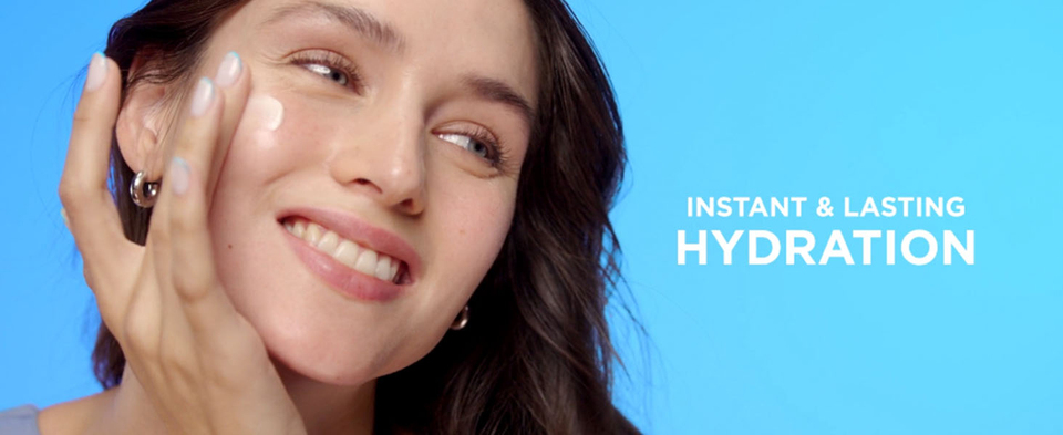 thumbnail video image 2 of Elizabeth Arden Eight Hour® Starter Kit 3 Piece Hydrating Skincare Gift Set, Travel Size, 1.5 oz., 2 of 10