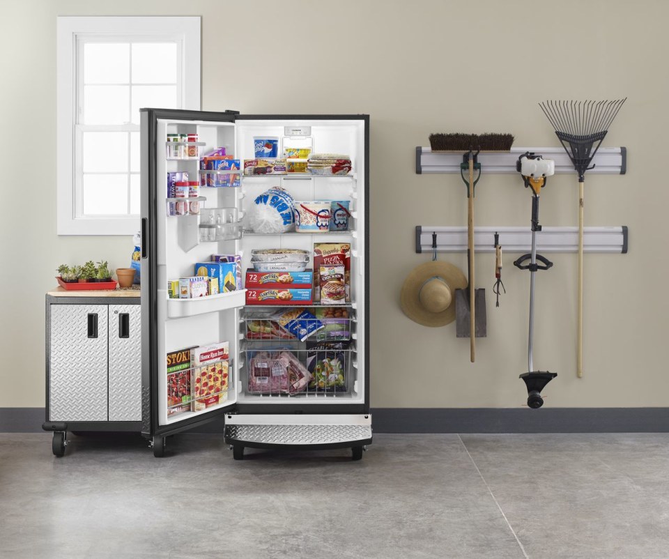Gladiator 17 8 Cu Ft Upright Freezer In The Upright Freezers Department At Lowes Com