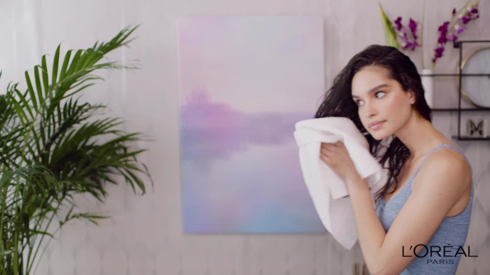 thumbnail video image 7 of L'Oreal Paris LOCK IT Weather Frizz Control Hairspray, for Normal Hair, 8.25 oz, 7 of 7