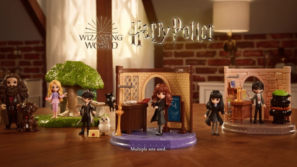 Wizarding World Harry Potter, Magical Minis  Exclusive Deluxe  Hogwarts Castle, 3 Classroom Playsets, 22 Accessories, 3 Figures, Lights &  Sounds