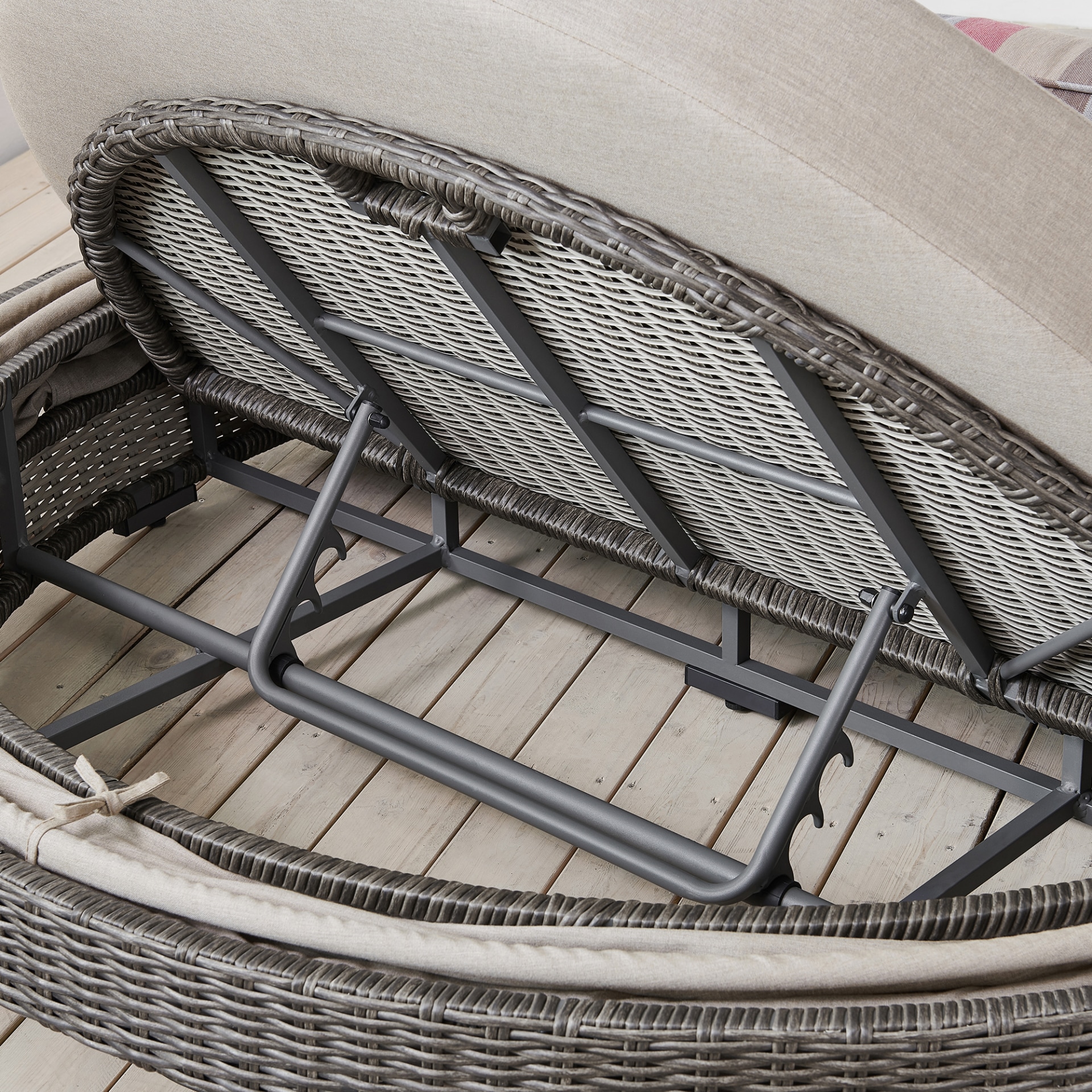 Sienna Oval Daybed Outdoor Patio Canopy Bed with Washable Cushions Homesmartcamera