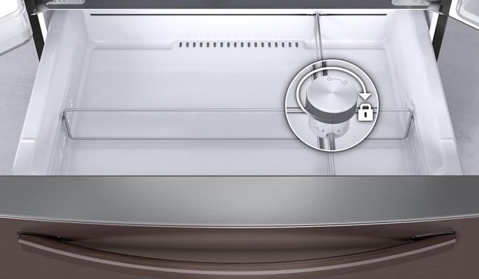 thumbnail video image 2 of Samsung RF22R7551DT - Refrigerator/freezer - french door bottom freezer with water dispenser, ice dispenser - width: 35.7 in - depth: 31 in - height: 70.1 in - 22.2 cu. ft - tuscan stainless steel, 2 of 4