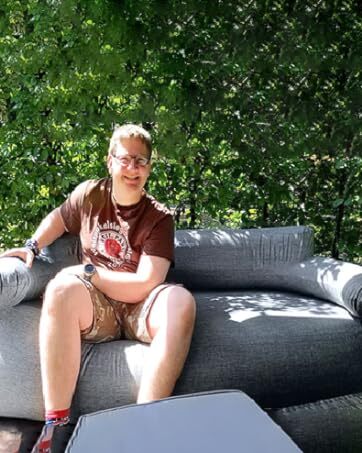 Ideal for Outdoor Use: Perfect for festivals, pool parties, and beach lounging