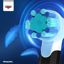 Zoom sur la brossette extra douce pour enfant avec filaments souples.