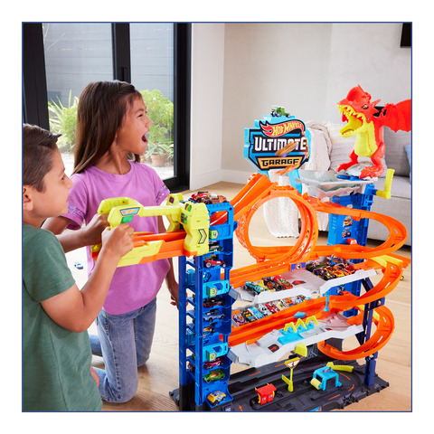  Hot Wheels City Ultimate Garage Playset with 2 Die-Cast Cars,  Toy Storage for 50+ 1:64 Scale Cars, 4 Levels of Track Play, Defeat The  Dragon : Everything Else