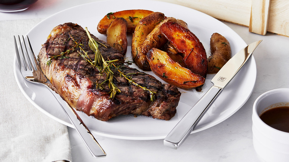 thumbnail video image 2 of ZWILLING Steak Dinner 12-Piece Set includes forks and steak knives, Gift Set, with Presentation Box, 2 of 9