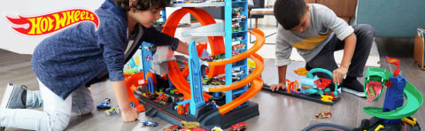 Hot Wheels City Cobra Crush Play Set from Mattel 