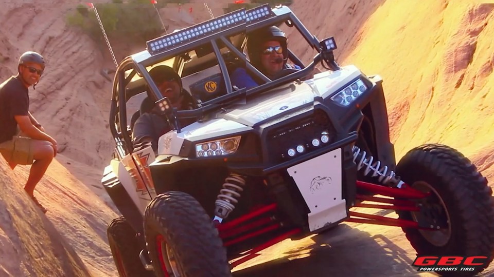 thumbnail video image 2 of Kanati Mongrel 28X10R15 E ATV/UTV Tire, 2 of 7