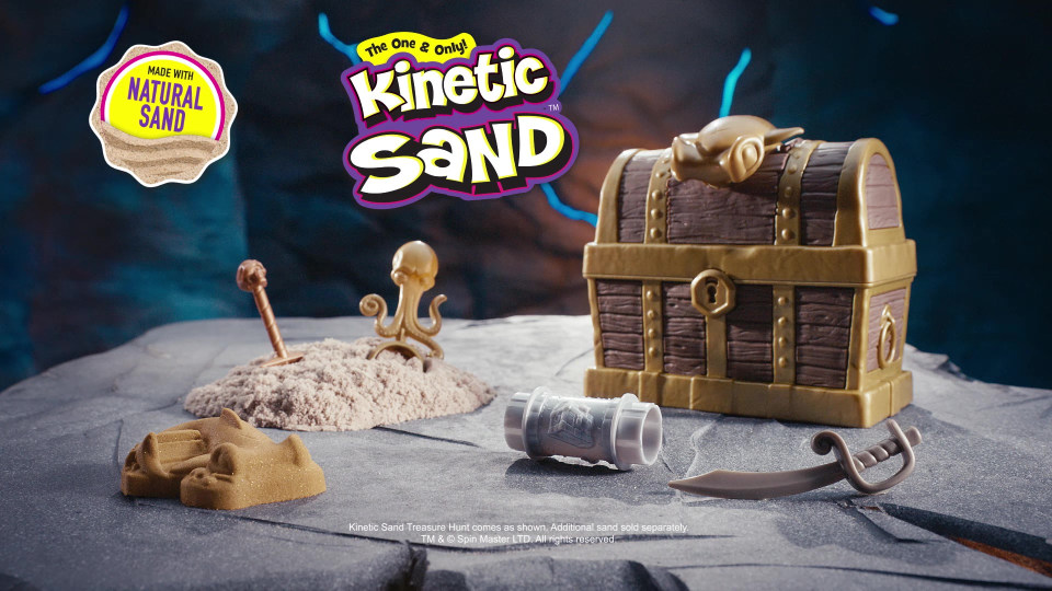 thumbnail video image 3 of Kinetic Sand Treasure Hunt with 1.25lbs Brown & Rare Gold Shimmer Sand, 3 of 16