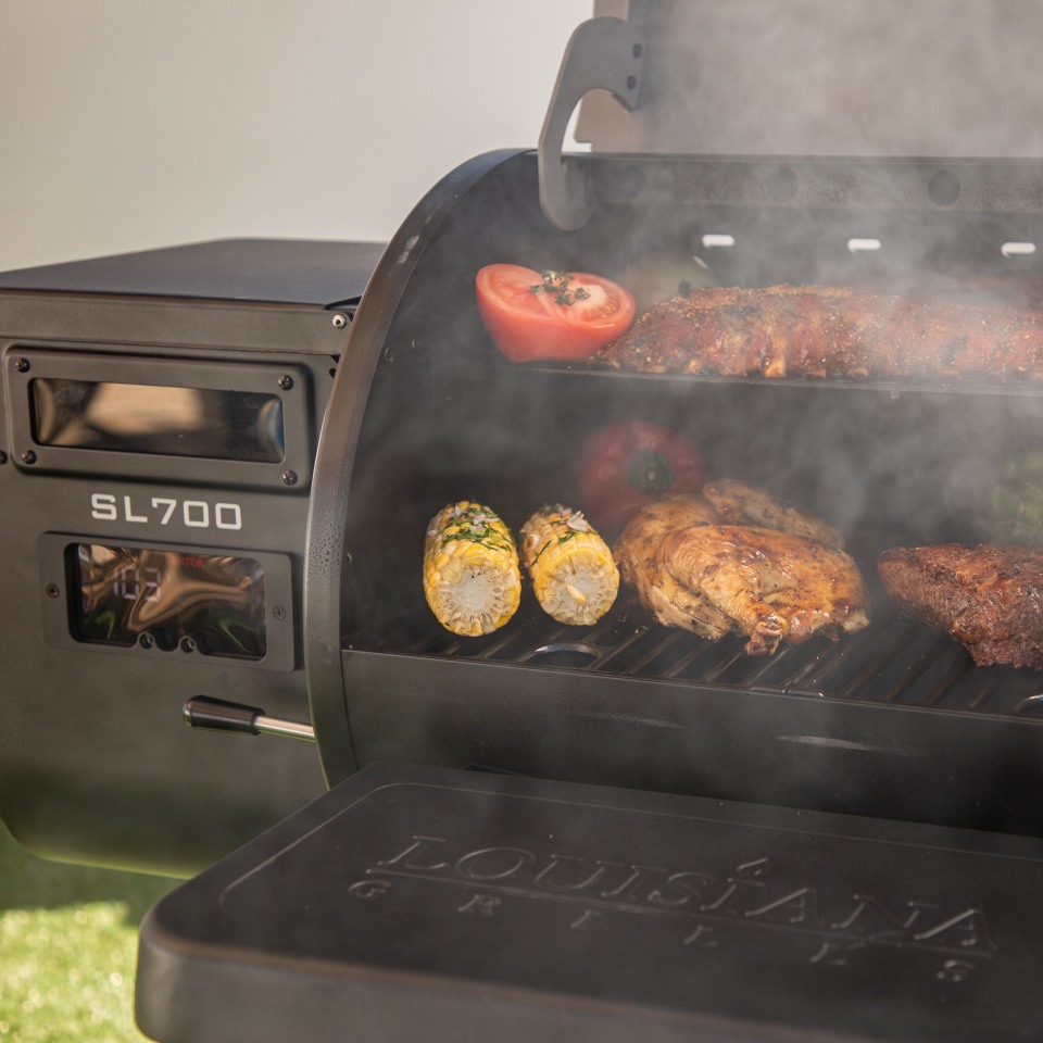 Louisiana Grills SL700 Pellet Grill BUNDLE TOROS COOKWARE BAKEWARE