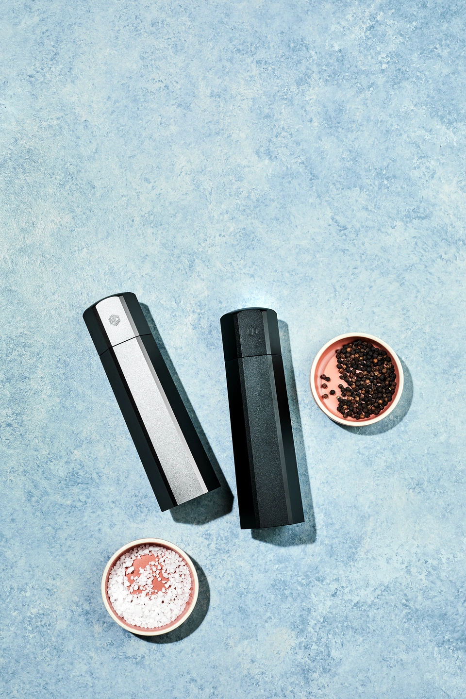 Hexclad HexMills Salt and Pepper Grinder Set - Thumbnail 2
