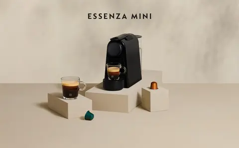 Cafeteira Expresso Nespresso Essenza Mini D30 - Sistema Cápsula