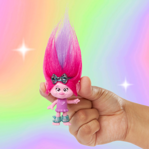 Mattel ​DreamWorks Trolls Band Together Toys, Mount Rageous Playset with Queen Poppy Small Doll & 25+ Accessories, 4 Hair Pops ( Exclusive)