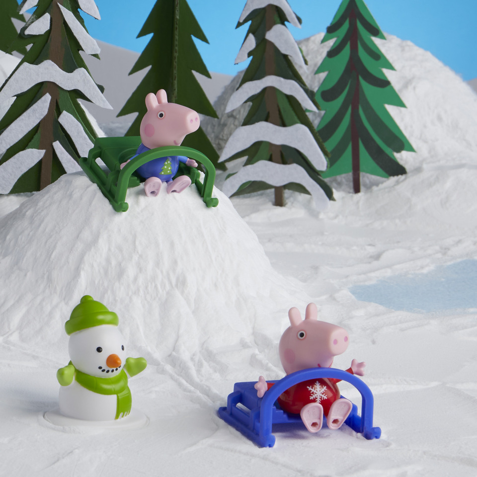 thumbnail video image 2 of Peppa Pig Peppa’s Kids Advent Calendar, 24 Surprise Toys, 4 Holiday Peppa Pig Family Figures, 2 of 11