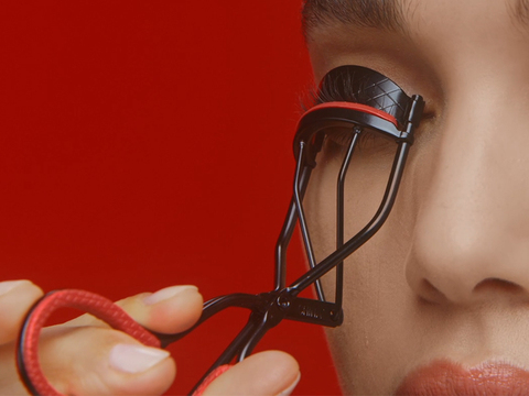 thumbnail video image 3 of Revlon Extra Curl Lash Curler, All Day Dramatic Curl, No-Slip Finger Grips, 1 count, 3 of 16