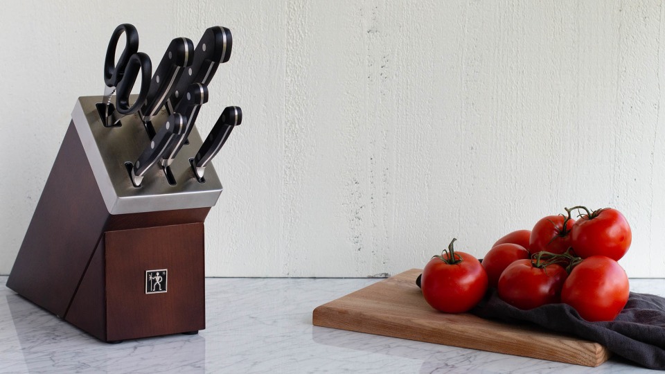 thumbnail video image 2 of J.A. Henckels International CLASSIC 4-pc Steak Knife Set, 2 of 7