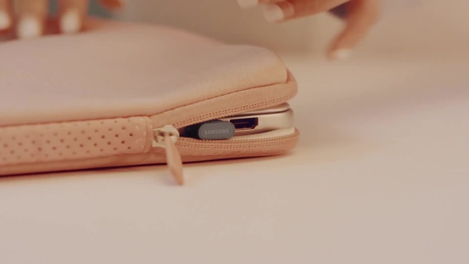 thumbnail video image 2 of Samsung Fit Plus Compact 64 gb USB 3.1 Flash Drive, 2 of 11