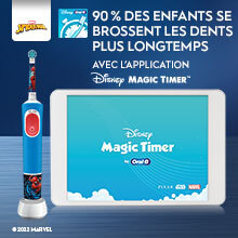 Brosse &#224; dents Oral-B Pro Kids 3+ et tablette avec l’application Disney Magic Timer.