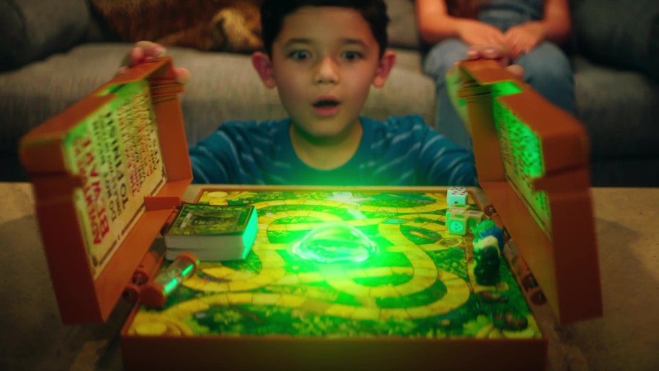 Jumanji Deluxe Game, Immersive Electronic Version of The Classic Adventure  Movie Board Game, with Lights and Sounds, for Kids & Adults Ages 8 and up
