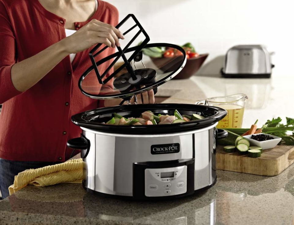 Crock-Pot SCCPVC600AS-B 6-Quart Digital Slow Cooker with iStir Stirring  System, Black, 6 Qt (Black)- Refurbished 