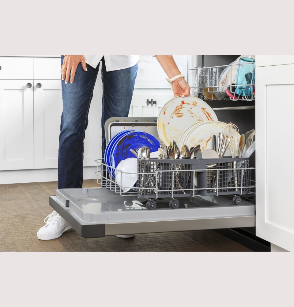 GE Dry Boost Front Control 24-in Built-In Dishwasher With Third