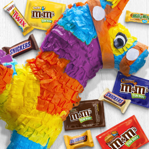 Snickers Skittles & M&M'S Milk Chocolate Assorted Bulk Halloween Candy Variety  Pack, 90 ct/48.32 oz - Harris Teeter