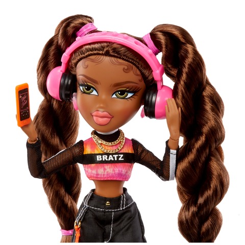 Bratz X Kylie Jenner Day Fashion Doll with Accessories and Poster, Chance  of Kylie Signed Doll