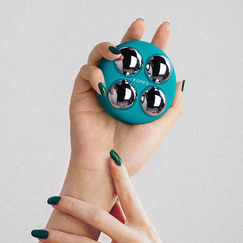 bear 2 body in hands