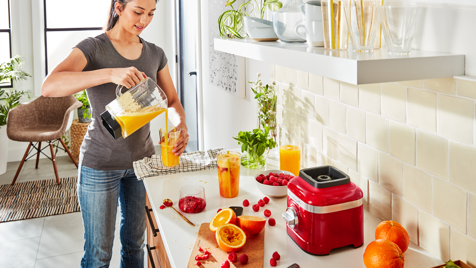 KitchenAid K150 3-speed ice crushing blender blends up your ice in fewer  than 10 seconds » Gadget Flow