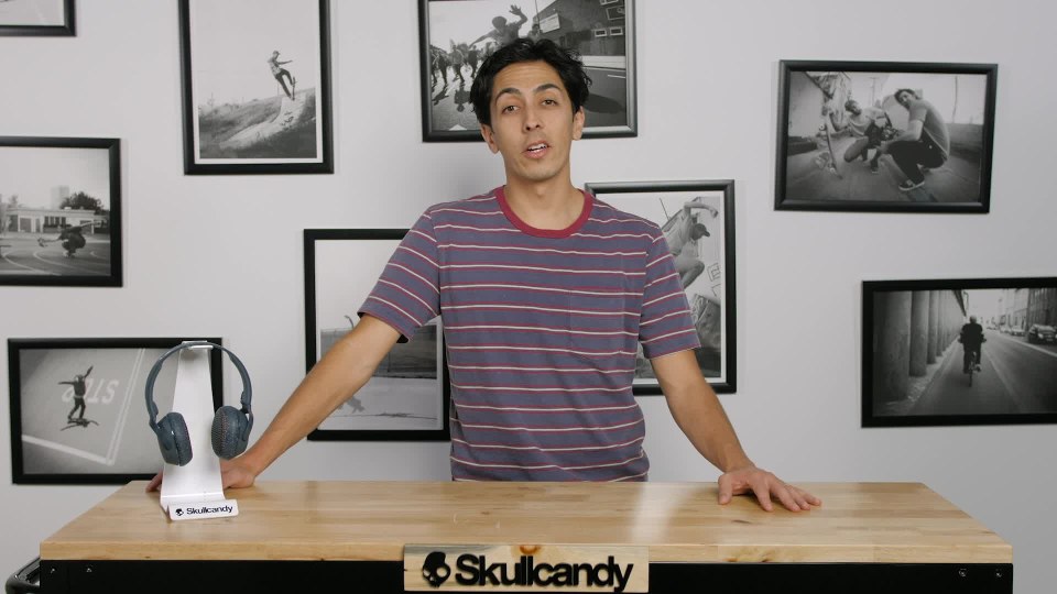 thumbnail video image 2 of Skullcandy Riff Wireless  Over-Ear Headphones, Black, 2 of 5