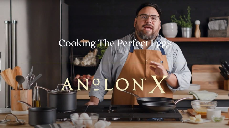 thumbnail video image 2 of Anolon X 10 Inch Nonstick Wok with Tempered Glass Lid, 2 of 11