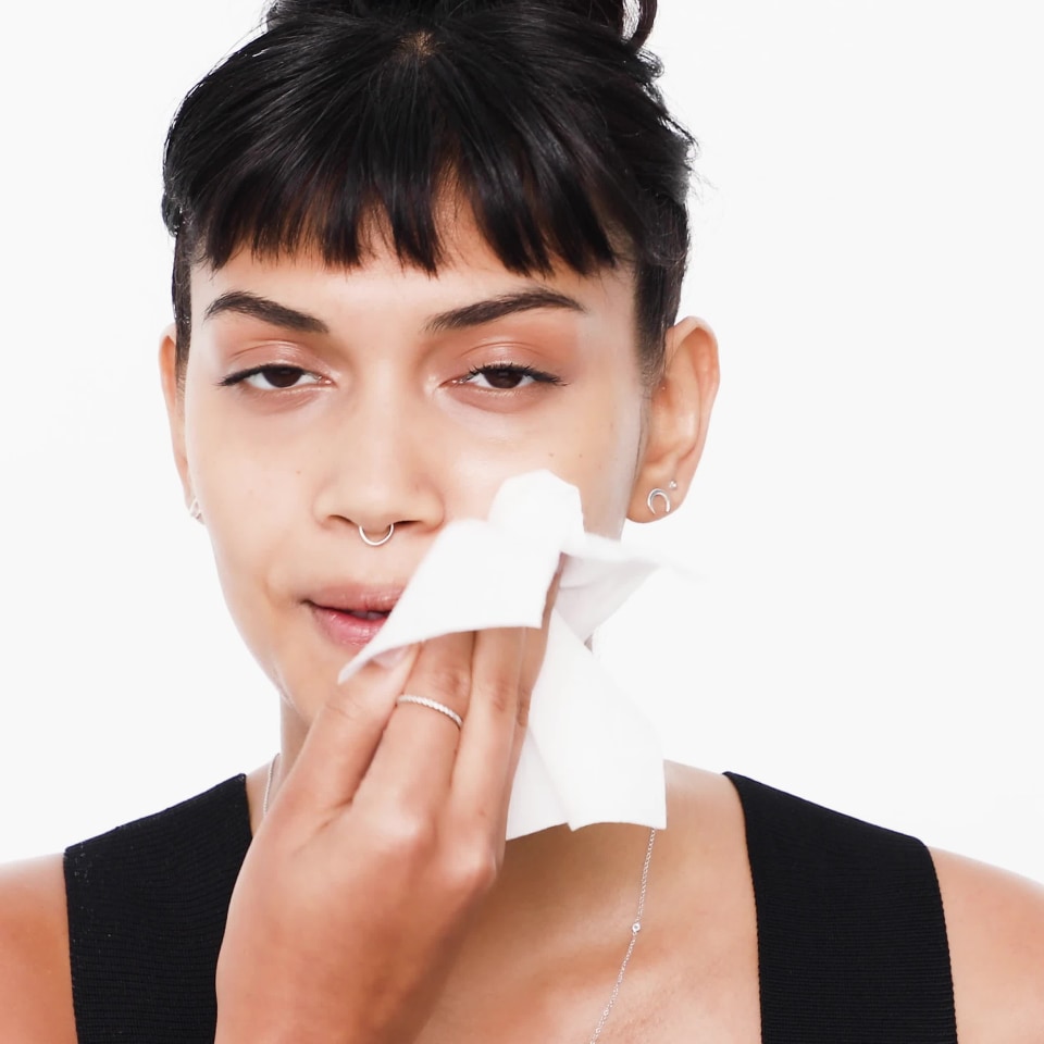 thumbnail video image 2 of Olay Regenerist Advanced Anti-Aging Cleansing Cloths - 30 CT, 2 of 9