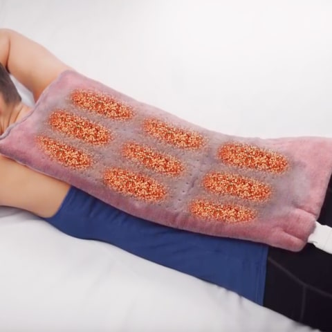 WEIGHTED DESIGN PROVIDES TARGETED HEAT THERAPY TO YOUR JOINTS AND MUSCLES