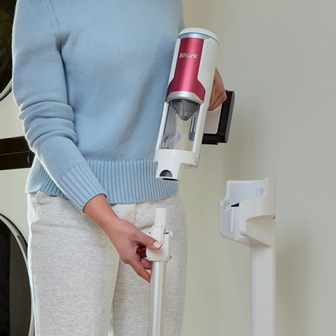 Transforms to a handvac for lightweight above floor cleaning.