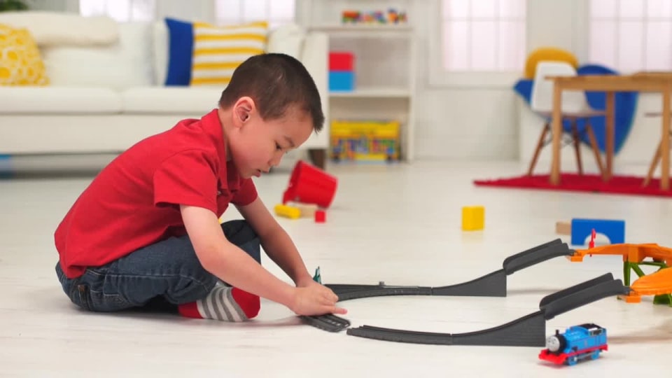 thumbnail video image 2 of Thomas & Friends TrackMaster Breakaway Bridge Set, 2 of 11