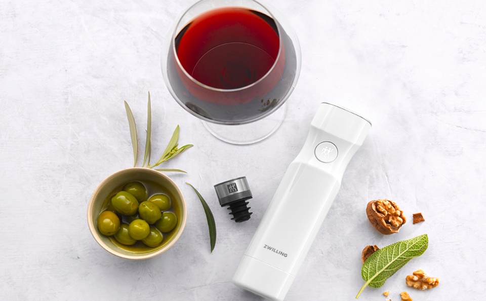 thumbnail video image 2 of ZWILLING Fresh & Save 3-pc Vacuum Wine Sealer (Set of 3), Gift Set, 2 of 13